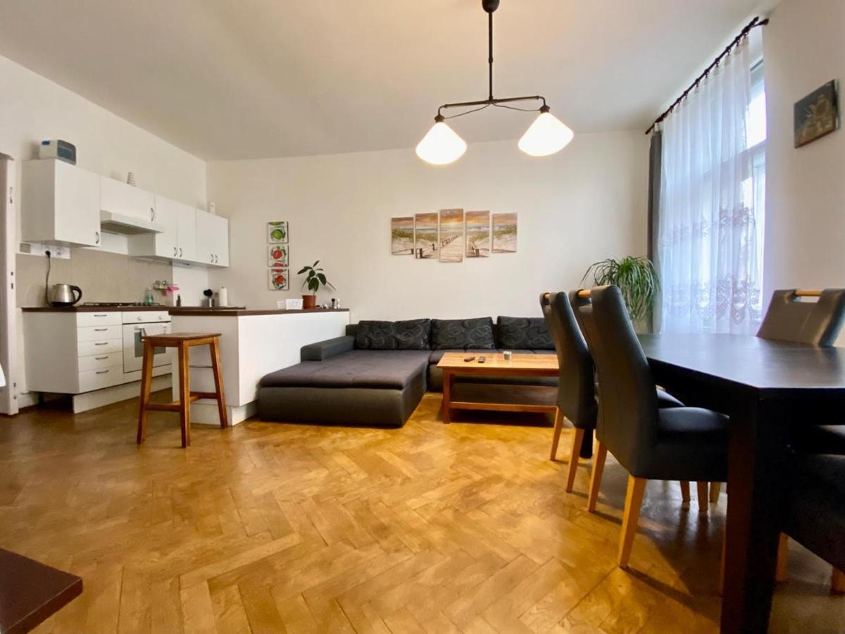 Spacious Cozy Apartments In Centre Прага Екстер'єр фото