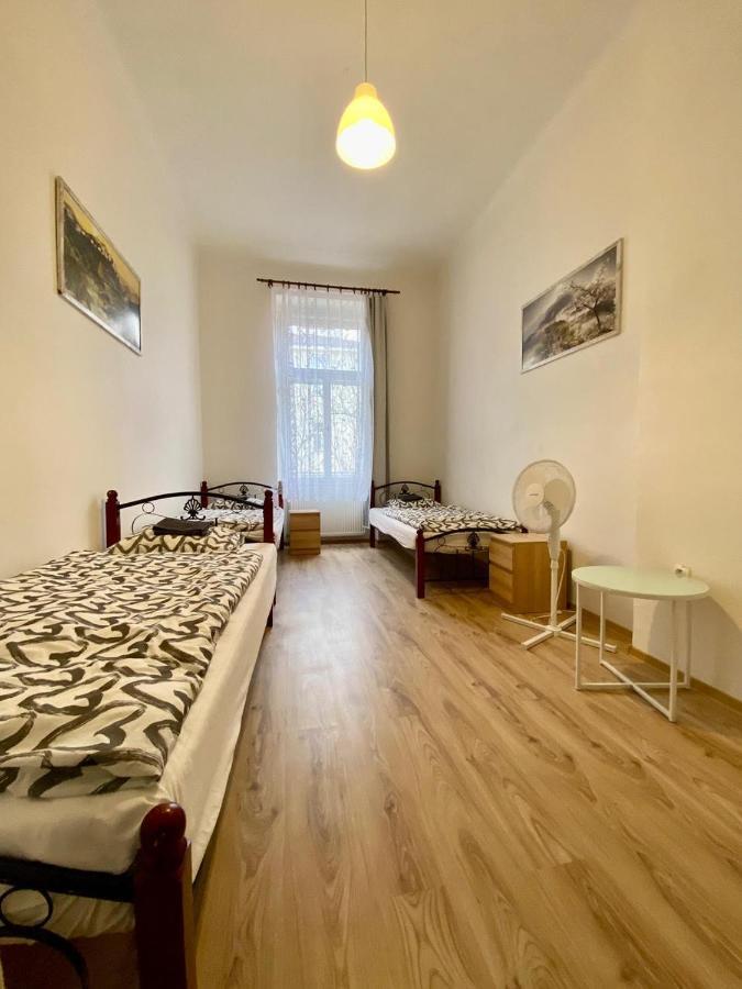 Spacious Cozy Apartments In Centre Прага Екстер'єр фото