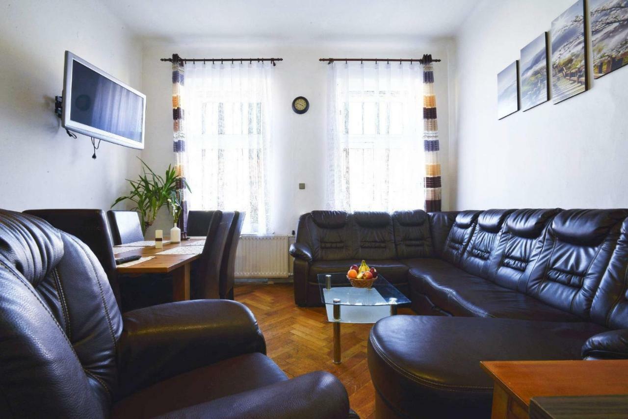 Spacious Cozy Apartments In Centre Прага Екстер'єр фото